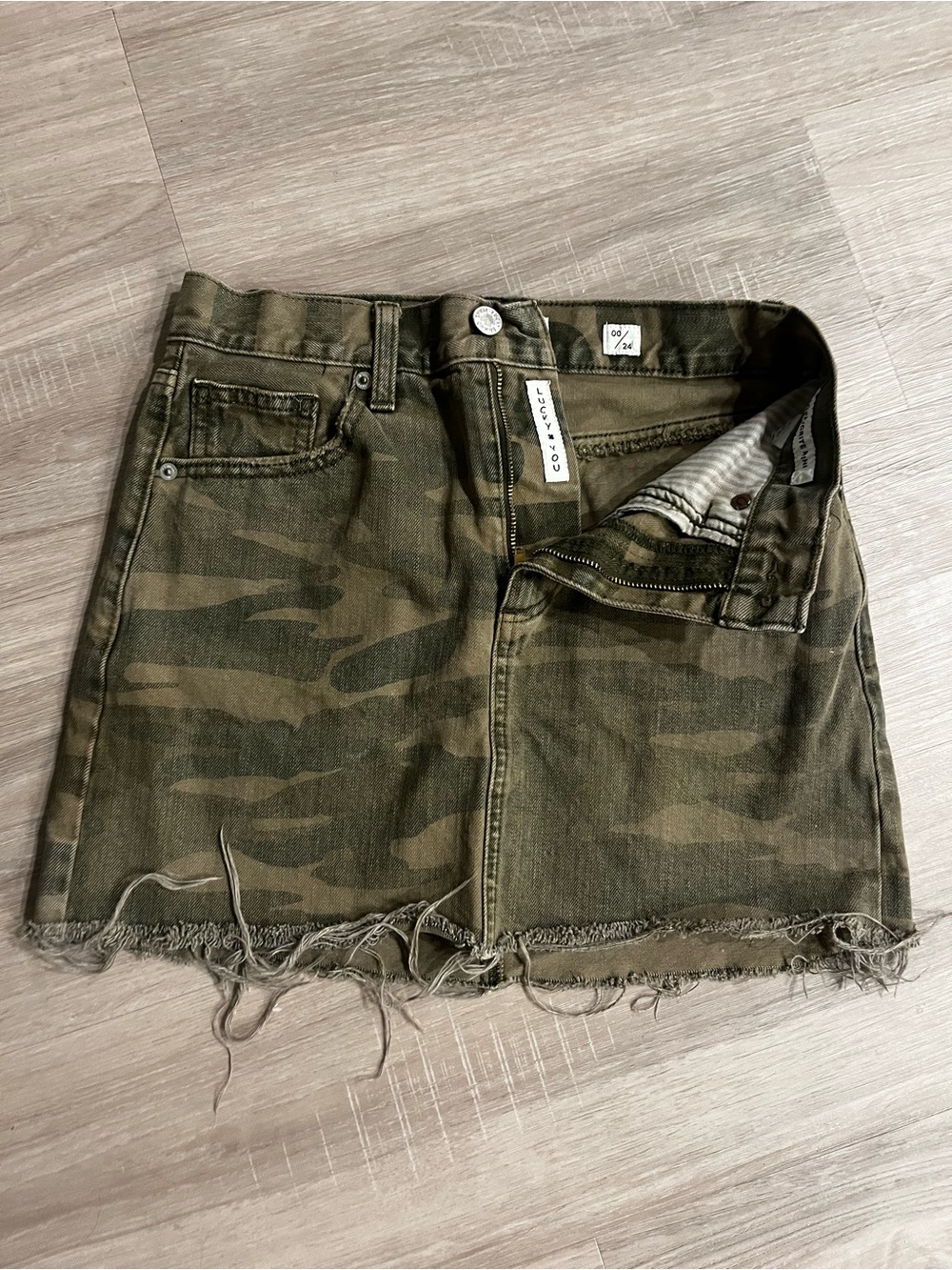 Lucky Brand Green Camo Raw-Hem Denim Mini Skirt 5 pocket